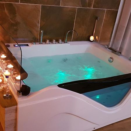 Love Room Jaccuzi Puisserguier 外观 照片
