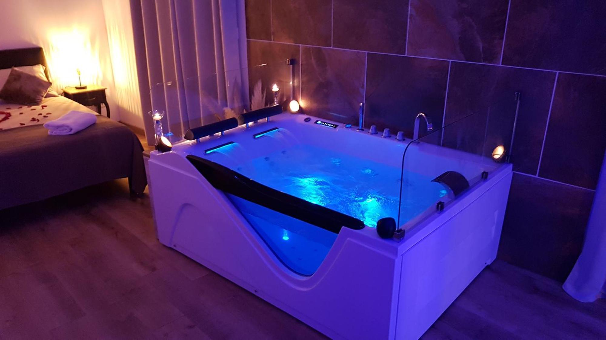 Love Room Jaccuzi Puisserguier 外观 照片