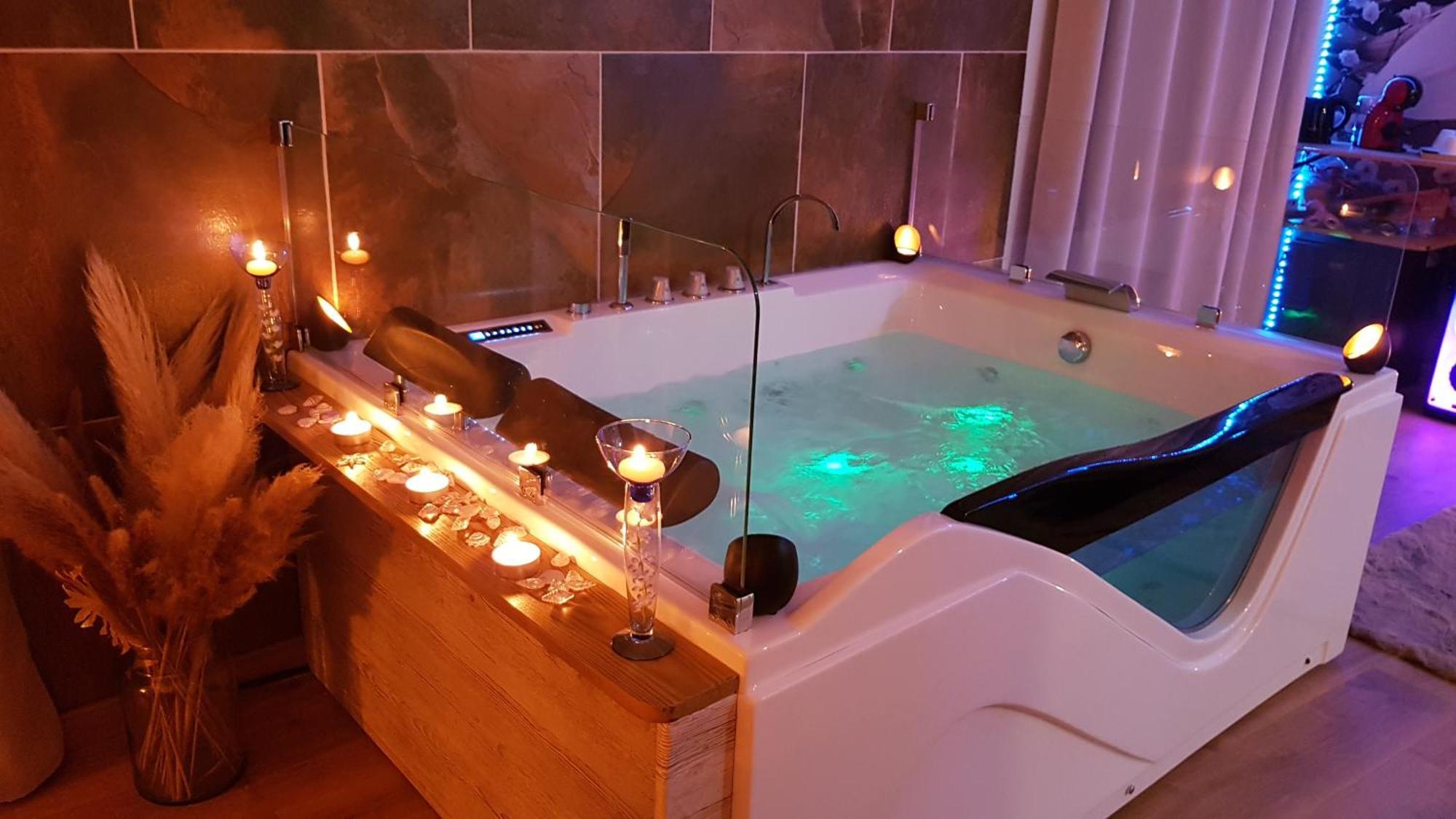 Love Room Jaccuzi Puisserguier 外观 照片