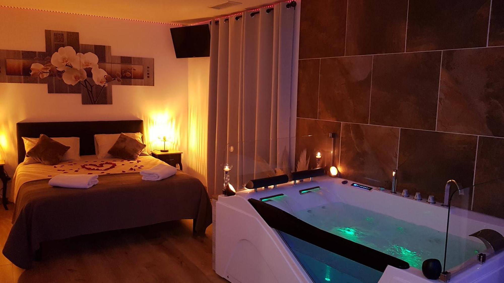Love Room Jaccuzi Puisserguier 外观 照片