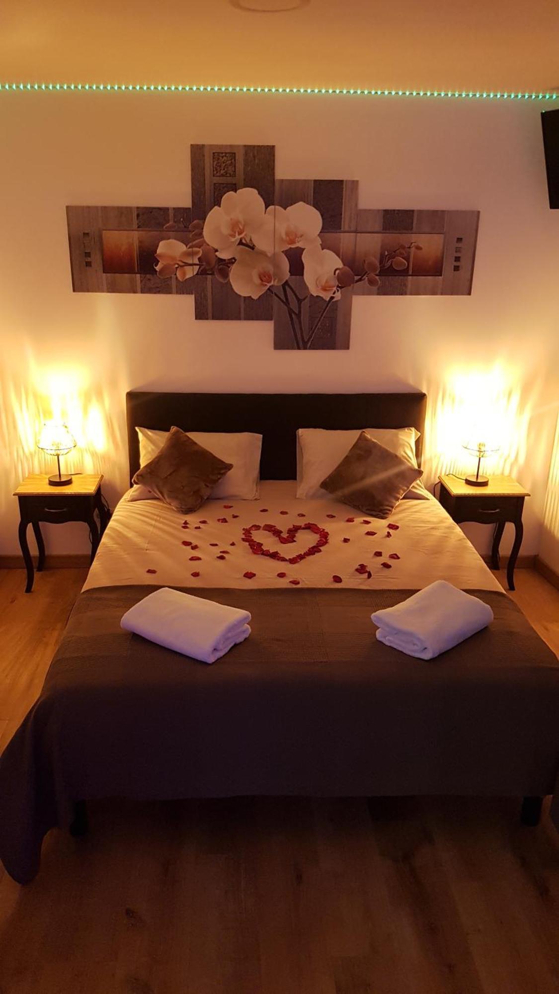Love Room Jaccuzi Puisserguier 外观 照片